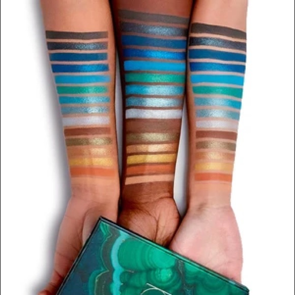 NEW Hipdot Cenote Pressed Eyeshadow Palette - Picture 3 of 5